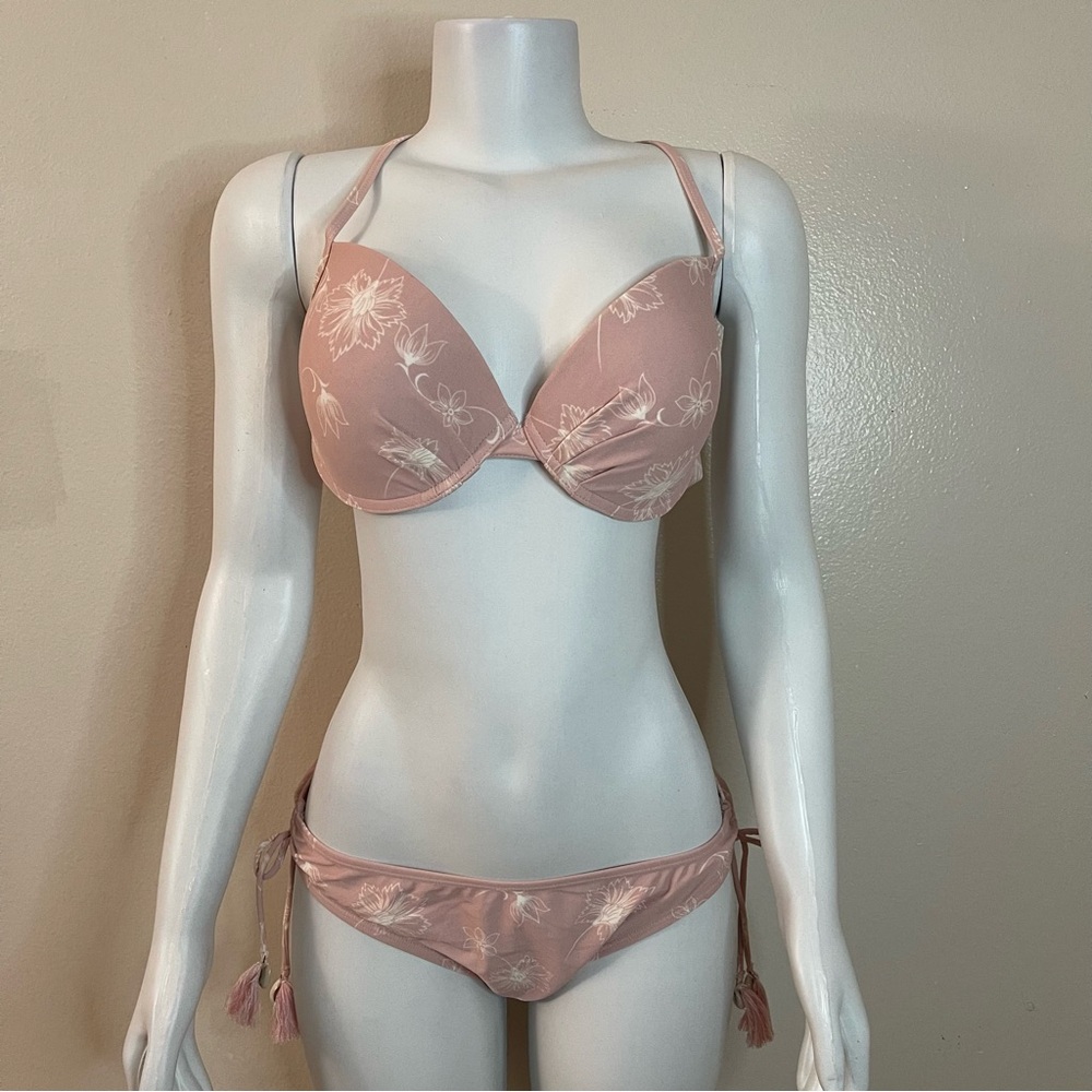 Pink flower print swimwear top and bikini bottom set
